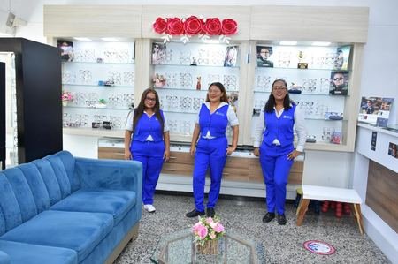 Equipo de asesoras Medical Óptica